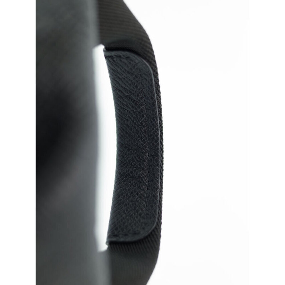 Louis Vuitton Taiga Discovery Backpack - Picture 5 of 9